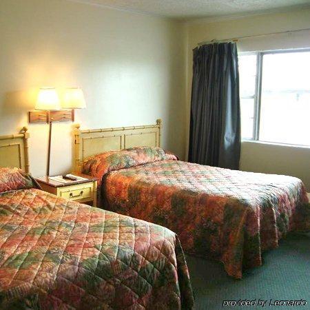 Town House Motel Тупело Номер фото