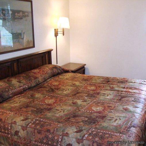 Town House Motel Тупело Номер фото