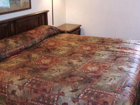 Town House Motel Тупело Экстерьер фото